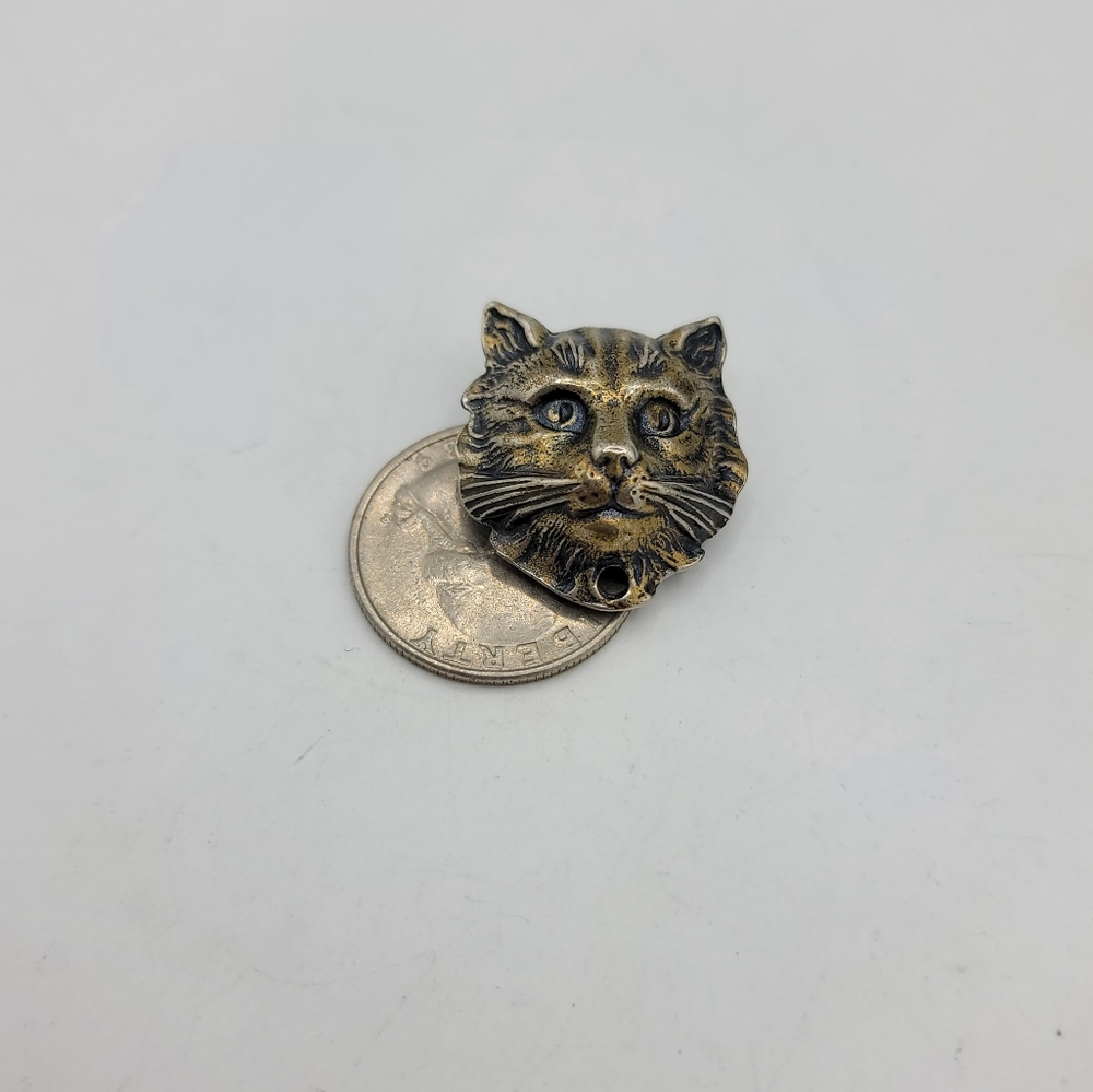 Brass Cat Face Brooch Pendant – Whimsical Vintage Tabby, Dual Use - Picture 11 of 12